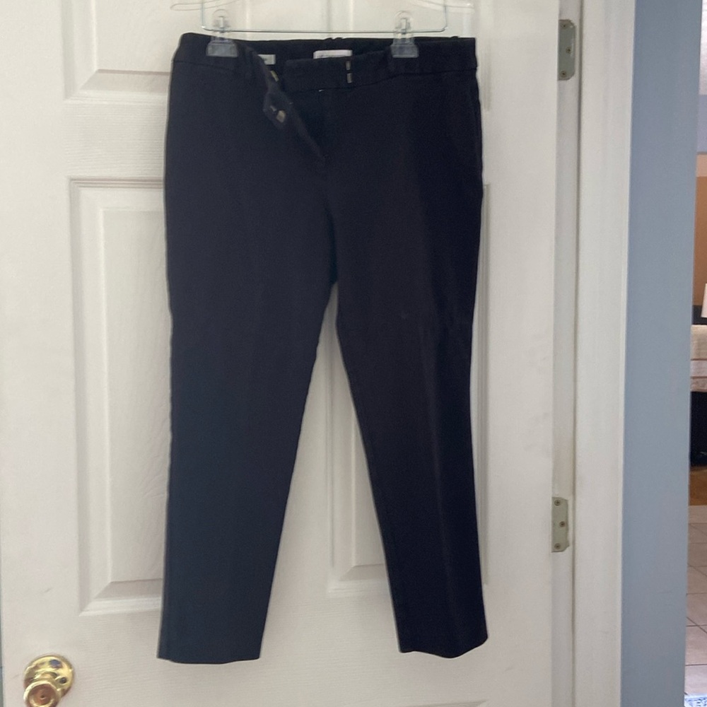 liz claiborne emma black crop pants.  i also have a navy pair